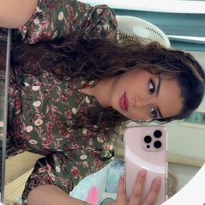 Meet your Posher, Valeria